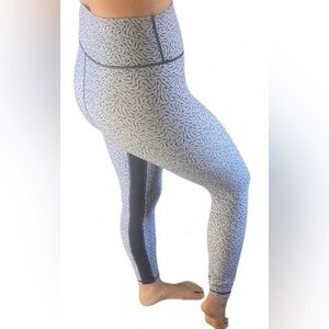 Anthropologie x ALLFENIX Animal Patterned High-Waisted 7/8 Leggings Size Medium